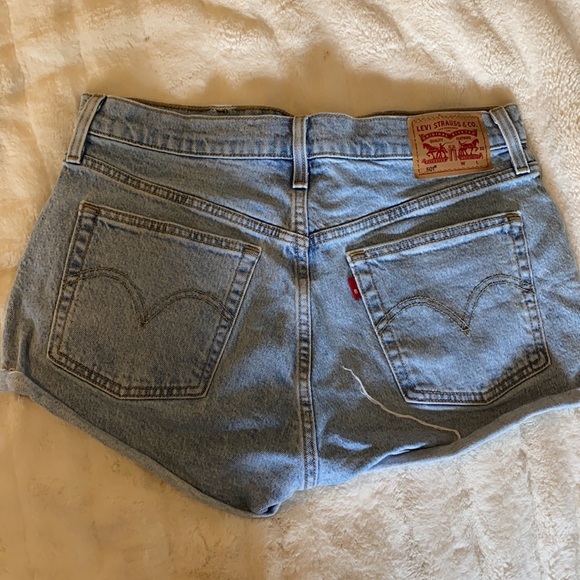 2 pairs Levi’s shorts size 29 white and blue - Picture 6 of 7